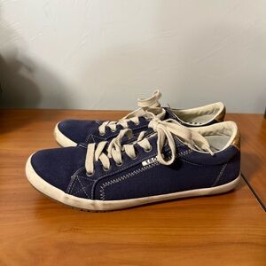 Taos Footwear Women's Starburst Sneaker Canvas Shoe Navy Blue‎ White Lace Up 8